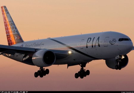 pia - commercial, aircraft