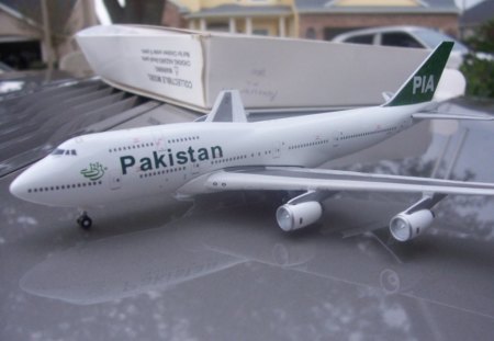 pakistani airline - aircraft, airfields