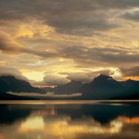 mcdonald lake in glacier np montana