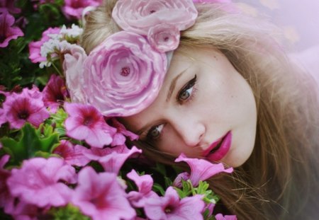 Queen of Dreams- Luiza - pretty, dreamer, model, garland, flower, pink