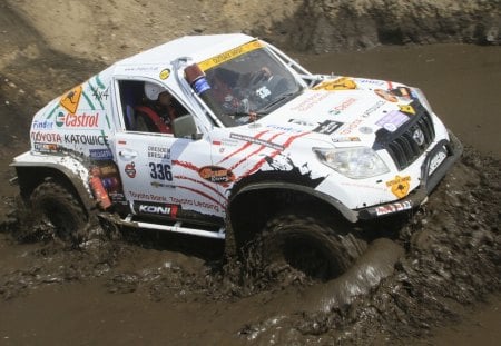 Toyota Land Cruiser V8 - rally, thrill, offroad, 4x4