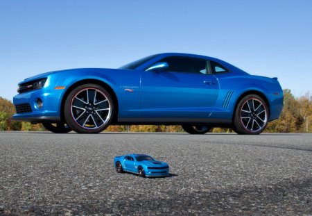 Hot-Wheels-Edition - 2013, blue, gm, camaro