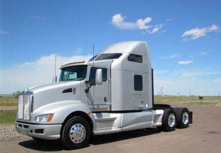 Kenworth T660 - ride, hauler, power, truck