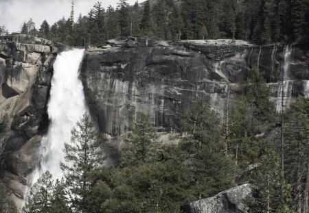 Yosemite National Park waterfall - park, yosemite, waterfall, national