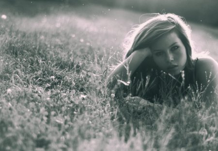 photography - women, female, models, grass, black and white, hair