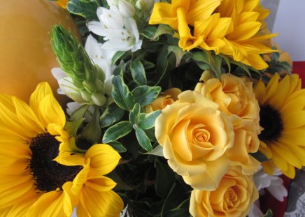 Bouquet of yellow sunshine flowers - flowers, roses, white, yellow, green, photography