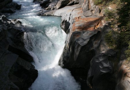 Rapid rivers in kootenay BC - black, waterfalls, grey, rivers, photography, stones