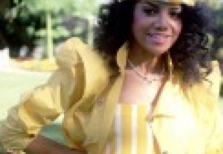 La Toya Jackson♥ - yellow, beautiful, fashion, singer, entertainment, precious, jackson, michael, smile, sister, young, la toya jackson