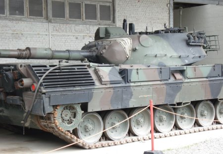 leopard tank - brussels, leopard tank, german tank, museum