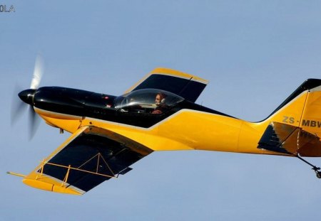 Zlin Z-50LA - plane, black, yellow, zlin, z50la