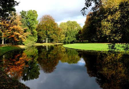 Autumn Light - fall, river, trees, water, autumn, autumn colours, leaves