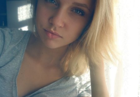 Blonde Teen - women, lips, teen, blondes, girl, face, pink, blue eyes