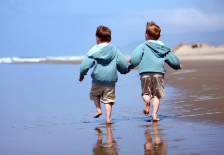 FOREVER FRIENDS - kids, blue, brother, hot, sea, cool, river, student, best, nice