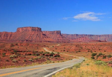 Canyonsland Utah - blue, beautiful, splendor, road, colors, utah, colorful, highway, eautiful, peaceful, sky, canyon