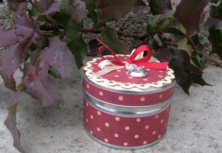 ✿ Christmas gift ✿ - cream, snowman, winter, forever, love, christmas, nature, silver, red, girly, dots, ribbon, gift, bow