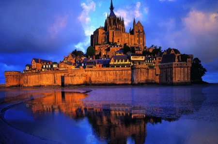 Lake castle - nice, sky, mirrored, clear, crystal, amazing, pretty, reflection, evening, clouds, castle, lake, light, night, shore, lovely, nature, lonely, blue, beautiful