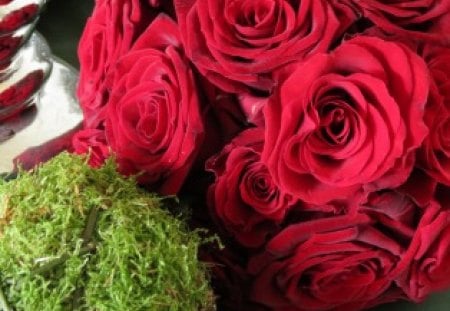 âœ¿ Private dinner âœ¿ - love, magnificent, floral art, fresh, fashion, bouquet, ball, private, entertainment, forever, table, green, dinner, red roses