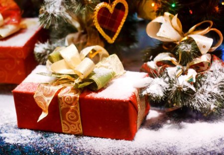 Christmas gifts - nice, new year, heart, cover, joy, ball, lovely, christmas, pretty, snow, beautiful, holiday, ribbon, tree, gifts, decoration