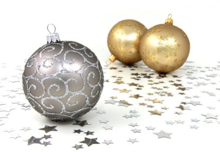 Christmas Balls - golden balls, beautiful, holidays, stars, christmas, happy holidays, magic, balls, decorations, golden, photography, christmas star, ball, silver, magic christmas, pretty, beauty, christmas ball, christmas decoration, xmas, christmas balls, decoration, holiday, merry christmas, lovely, golden ball, silver ball