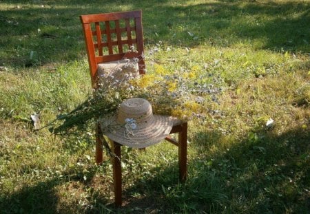 IN THE SPRINGTIME - summer, gardens, hats, chairs, bouquets, flowers, exterior, outdoors, leisure