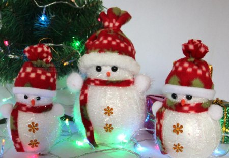 snowmen - snowmen, red, lights, family