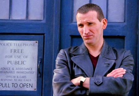 The 9th Doctor - tardis, christopher eccleston, doctor who