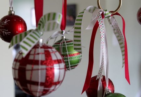 à¹‘~â™¥à¹‘ Christmas Ribbons à¹‘â™¥~à¹‘ - red, precious, love, christmas, forever, balls, bright, decorations, adore, wonderful, ribbons, entertainment, fashion, green