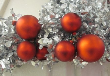 Christmas decorations 10 - white, balls, silver, red, photography, ornament