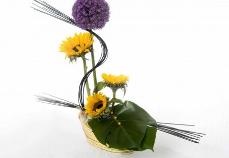 ~âœ¿~ Stylish present ~âœ¿~ - love, magnificent, fresh, sunflowers, gift, fashion, present, ball, warmth, entertainment, purple, forever, yellow, arrangement, green, sunny