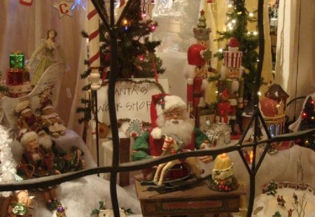 Christmas Shop Window - christmas, architecture, image, shop window