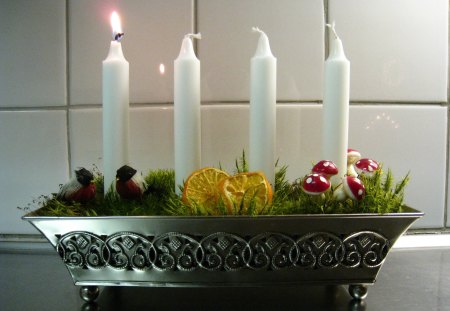 1 Advent - moss, box, decorations, candles