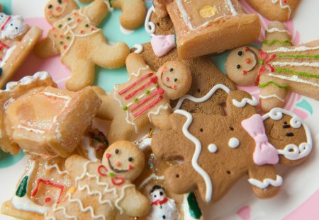 Gingerbread cookies - gingerbread, cookie, christmas, white, green, food, sweets, pink