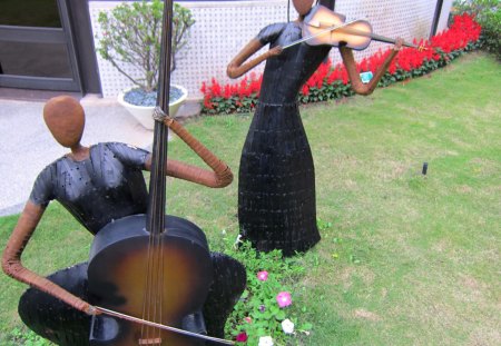 Music statue