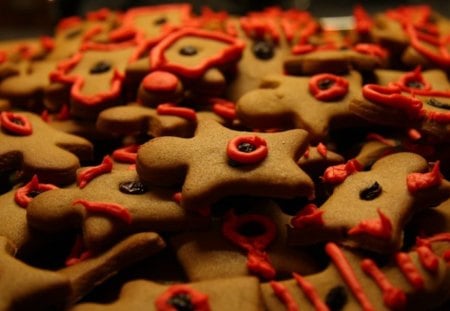 Gingerbread cookies - gingerbread, red, cookie, good, delicious, food, sweet