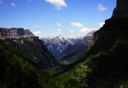 The Ordesa Canyon - cloud, nature, canyon, ordesa