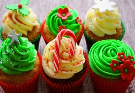 Sweets for dear friends - candy, treats, red, cupcakes, green, christmas