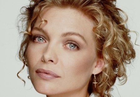 Ï‰âœ¿Ï‰ Serene Beauty Ï‰âœ¿Ï‰ - michelle pfieffer, precious, beautiful, blonde, love, good actress, forever, serene, blue eyed, movies, cross, entertainment