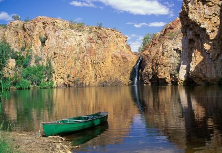 Green Boat - nature, green, bombata, boat