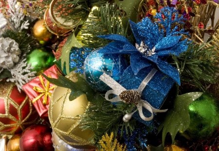 Glitter blue - decoration, blue, ball, ornament, tree, christmas, red, green, glitter, box, gift, golden