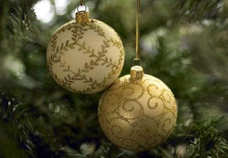 Christmas decoration - abstract, decoration, balls, photography, harmony, christmas, seasonal, hd, xmas, wallpaper