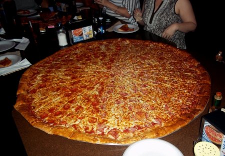 VERY VERY BIG PIZZA - nice, chicken, cool, hot, wallpaper, food