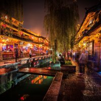 amazing restaurant row in lijiang china