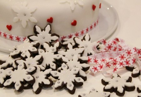 Christmas sweets - snowflakes, sweets, stars, christmas, black, white, holiday, red, cookies, cake, hearts