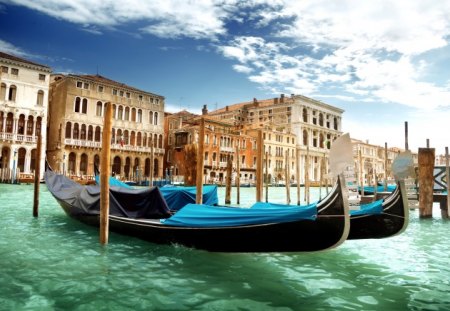 Lovely Venice - grand canal, sunny, romantic, boat, splendor, italia, romance, view, venice, houses, sky, clouds, house, sunlight, water, beautiful, sea, beauty, gondola, lovely, architecture, buildings, cathedral, boats, nature, gondolas, italy, peaceful