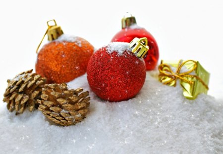 Christmas Decoration - new year, beauty, bokeh, xmas, happy holidays, magic, photography, magic christmas, christmas decoration, balls, pretty, decorations, holiday, ball, lovely, christmas, happy new year, christmas balls, holidays, merry christmas, beautiful, decoration