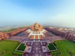 awesome akshardham temple in delhi india