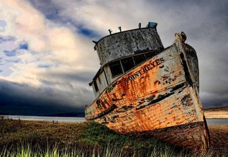 ship wreck on shore hdr - clouds, wreck, shore, ship, hdr, harbor