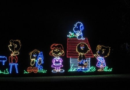 Snoopy and Gang - peanuts, winter, display, charlie brown, christmas, snoopy, nature, holiday, lights, lucy, decorations