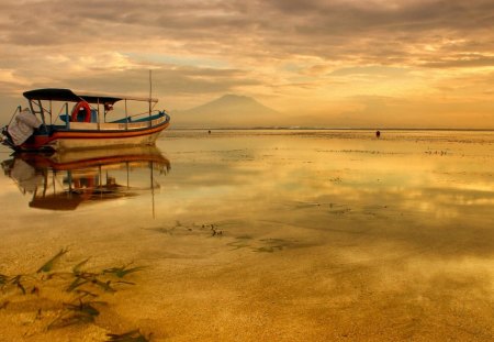 Daybreak at The Beach - boat, dawn, daybreak, water, beach