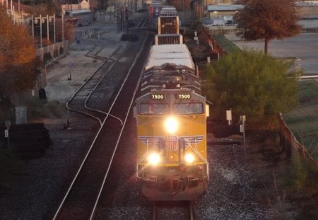 Big Engine on the Move - train, tracks, train tracks, trains